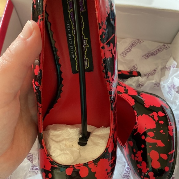 Funtasma Bloodspatter Pumps - Picture 5 of 8